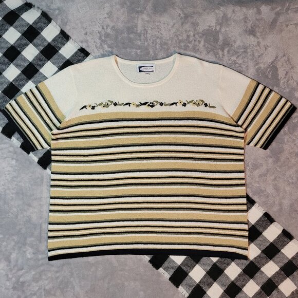 ❄️ 3X | Juste Pour Moi | Short Sleeved Embroidery Knit Sweater - Picture 1 of 5